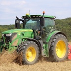 John Deere 6155R bei der Arbeit