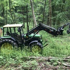 JD 2650 im Wald